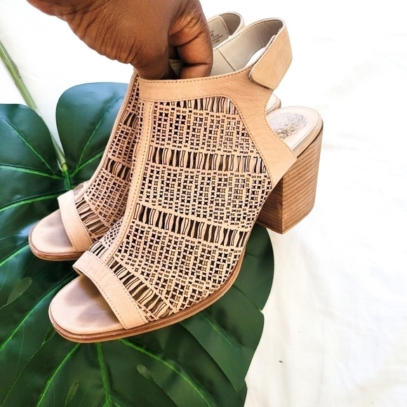 Vince camuto Keannie open toe booties block heel size 9.5 - Picture 12 of 13